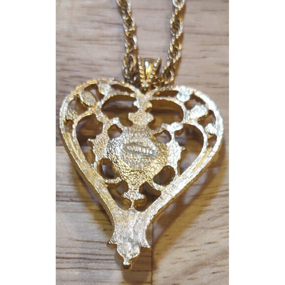 VTG Avon Signed Designer Gold Tone Rose & Faux Pearl Necklace 2 Match Earrings - Picture 4 of 10